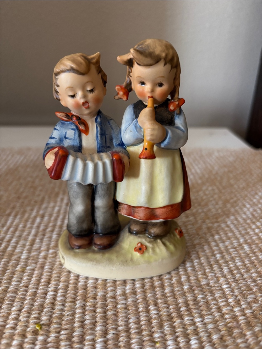 Goebel Ceramic Figurine - Birthday Serenade Geburtstagsstandchen
